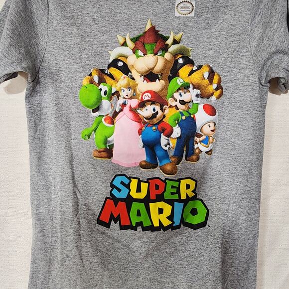 Super Mario and friends Gray shirt kids large - Picture 3 of 6